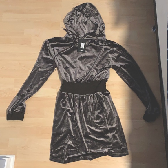 Erin Velvet Sweatshirt Dress - Picture 2 of 4